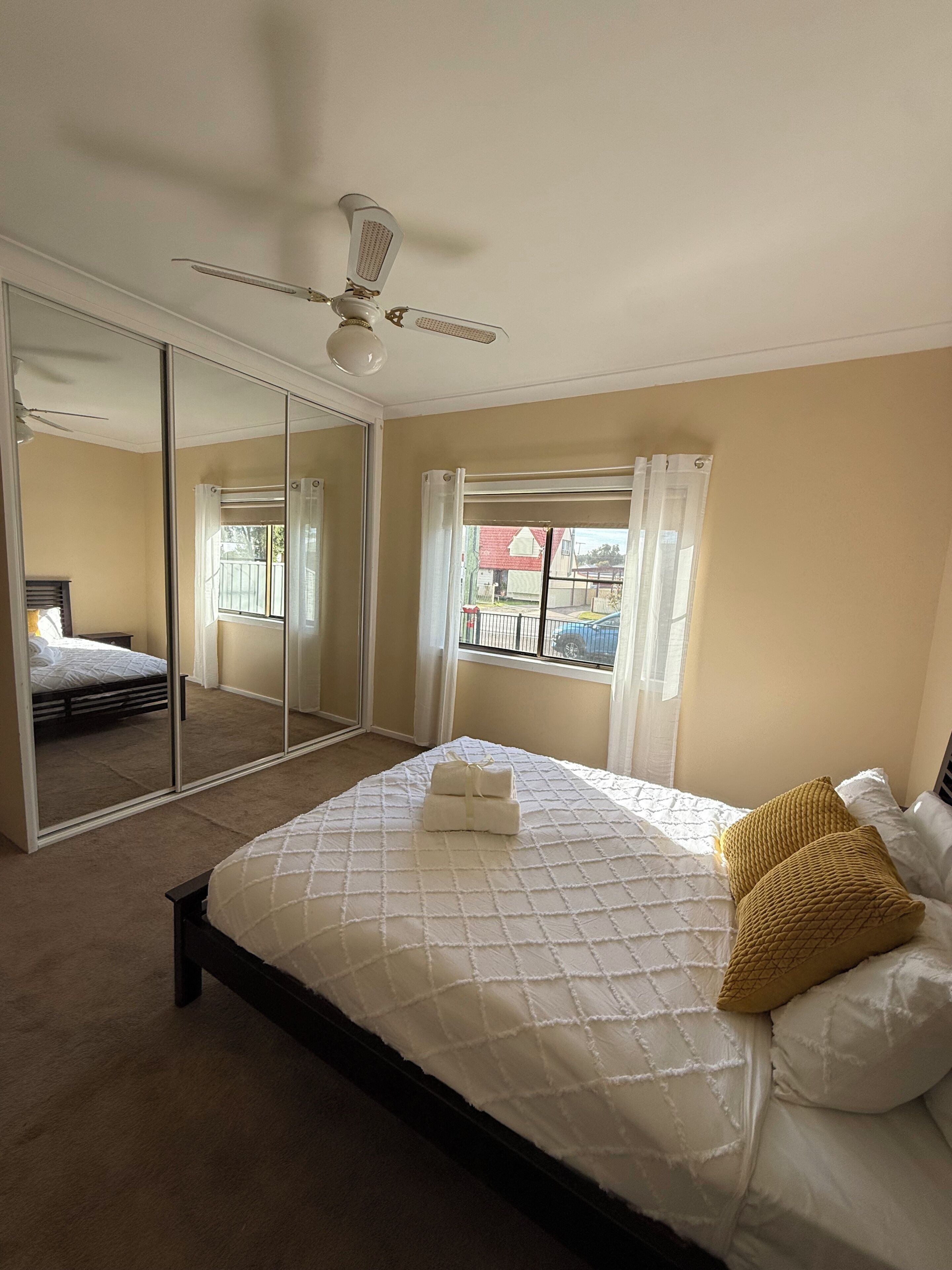 Iron/ironing board, WiFi, bed sheets