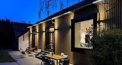 Top-of-the-range accommodation in exceptional surroundings, private pond and canal