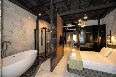 Monev Suites