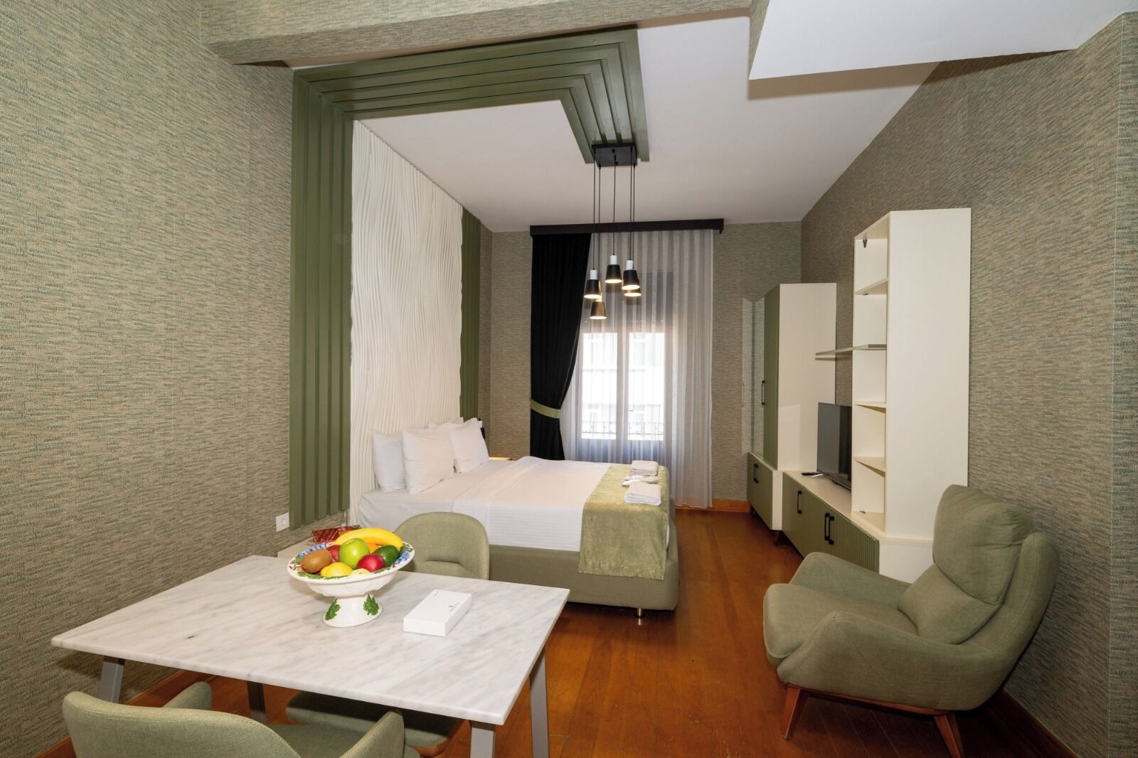 Superior Studio Suite 1+0 | Bàn, truy cập Internet không dây miễn phí 