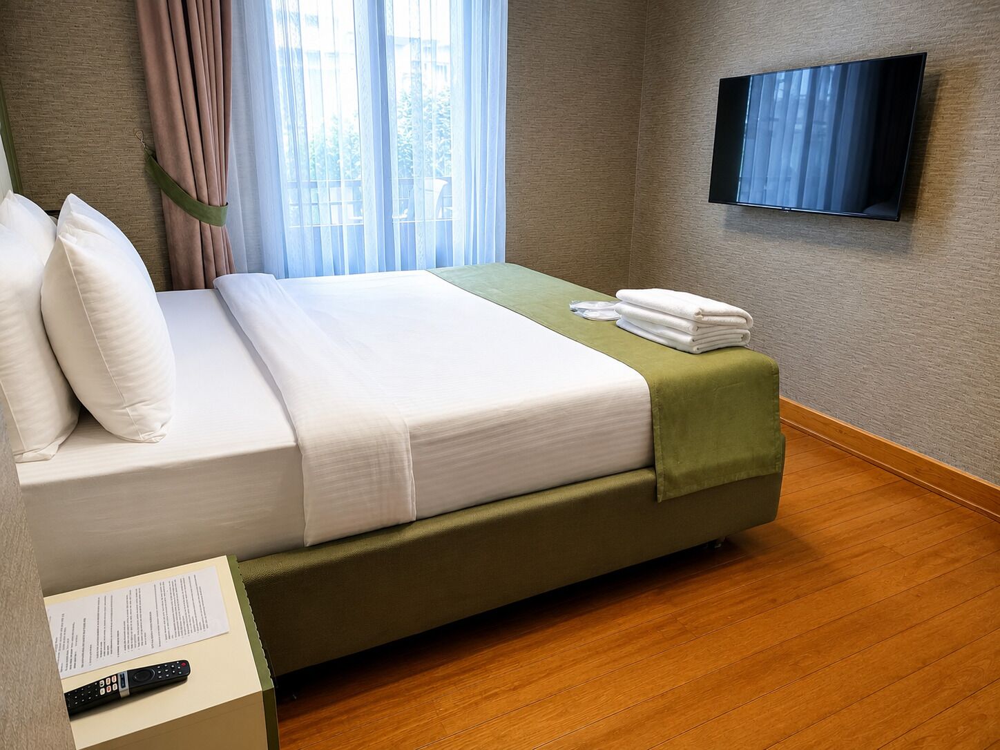 Deluxe Two Bedroom Suite 2+0 | Työpöytä, ilmainen Wi-Fi