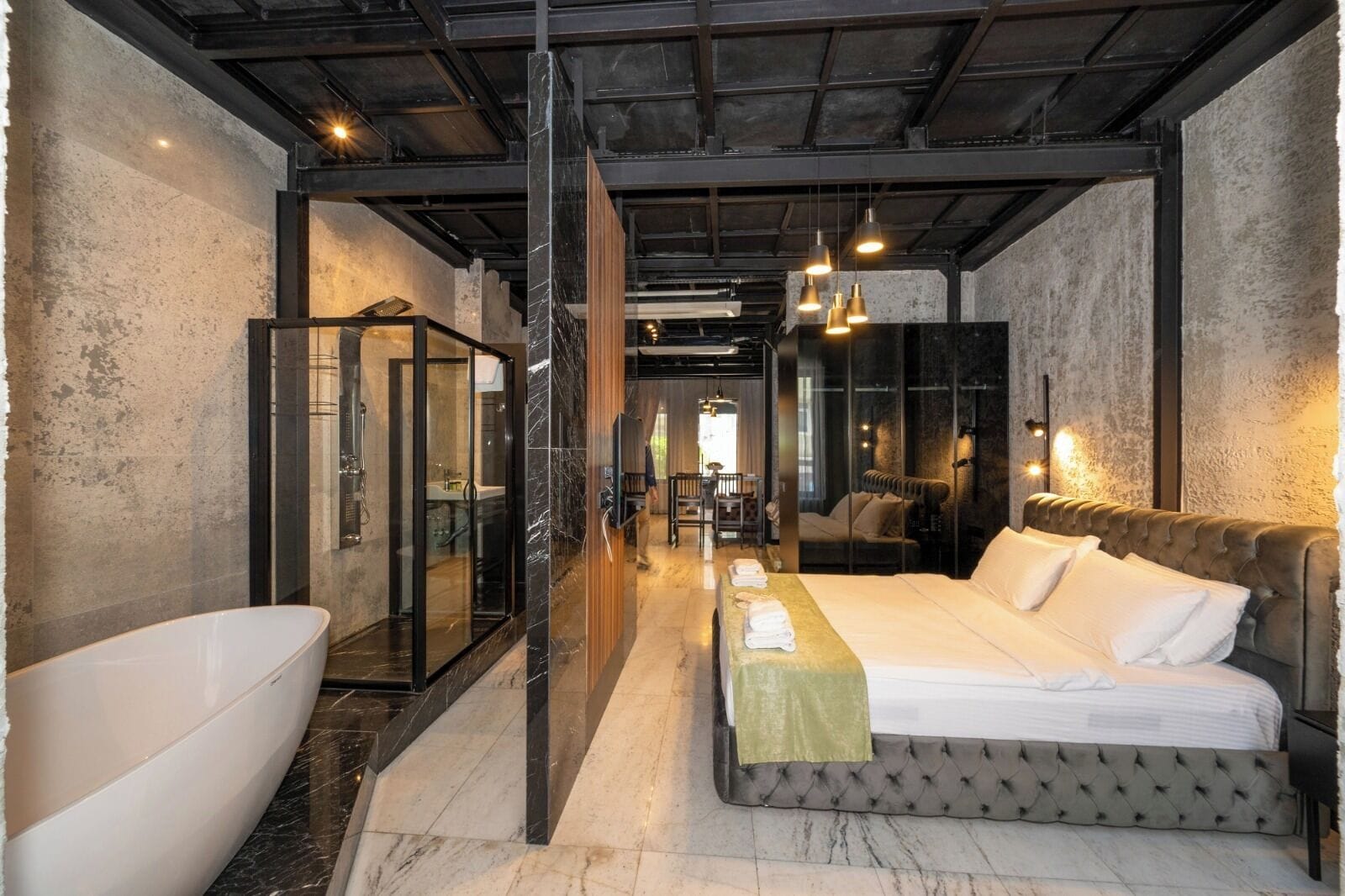 Royal Suite, City View | Desk, free WiFi