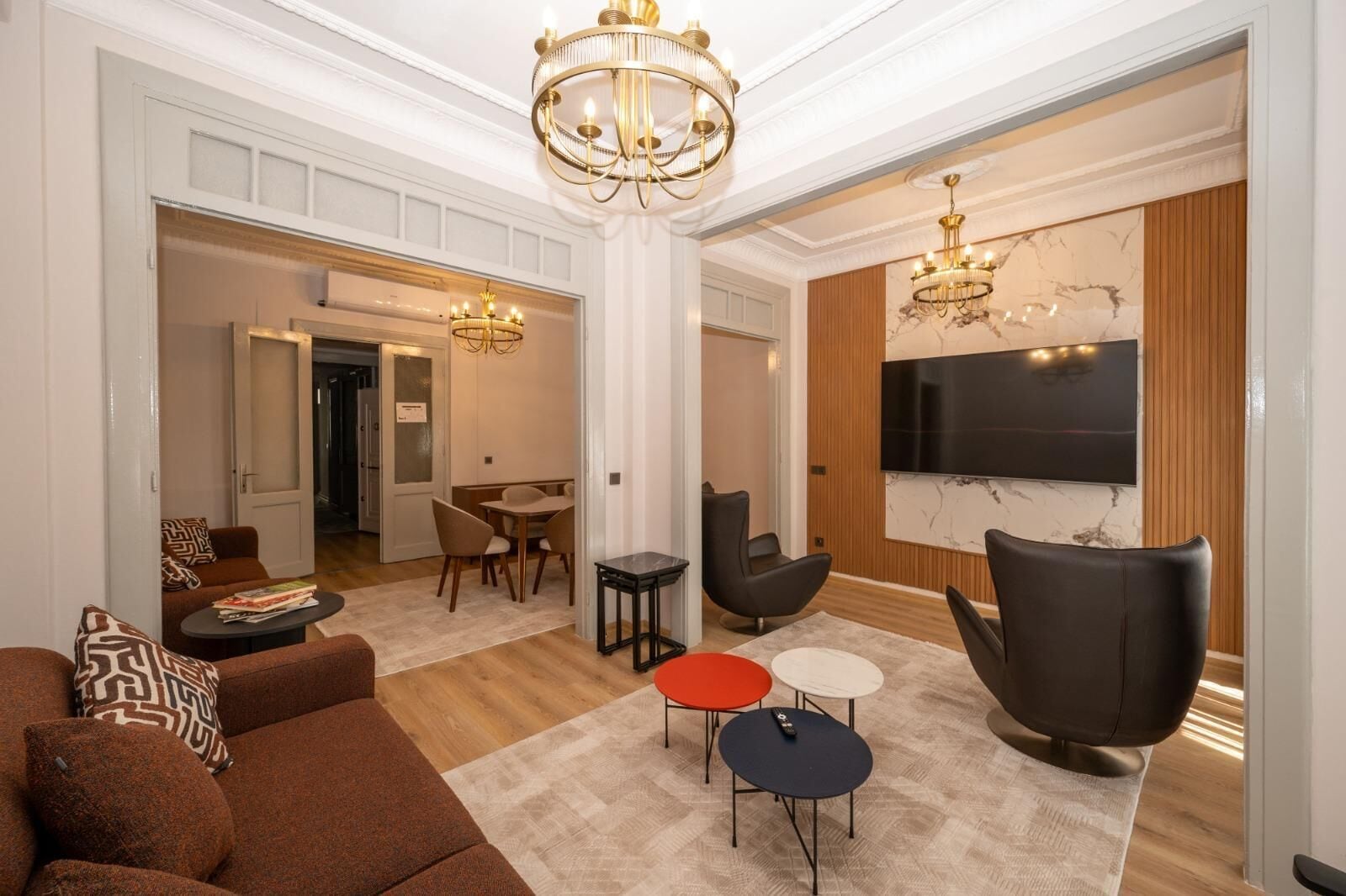 Annex King Three Bedroom Suite  | Área de estar | TV