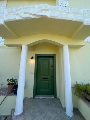 Exterior detail - Dalyan Villa Yellow Private (Dalyan)