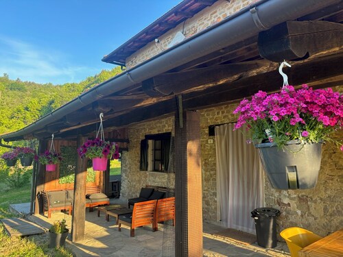 Private property, two houses, gym, pool and outside bar in stunning surrounding