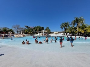 12 outdoor pools - HOTEL LACQUA DI ROMA  (Caldas Novas)