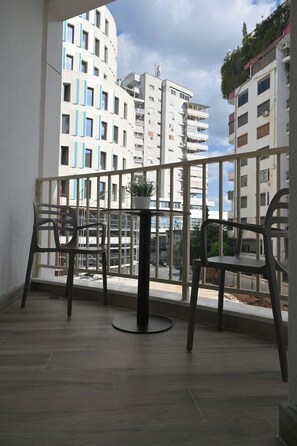 Terrace/patio - Cosmos Luxury Studio Suites (Tiranë)