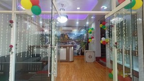 Lobby - Hotel Abhishek Inn (Bhubaneswar)