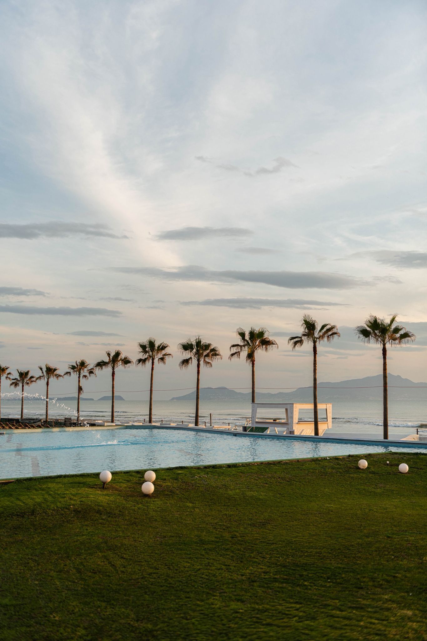 3 piscines extérieures