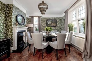 Dining - GREENWOOD MANOR, family friendly, luxury holiday cottage in Oundle (Peterborough)