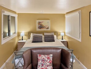 3 bedrooms, free WiFi, bed sheets - Communal Hot Tub + Sauna + Mountain Views | Walk to Gondola + Main St (Telluride)