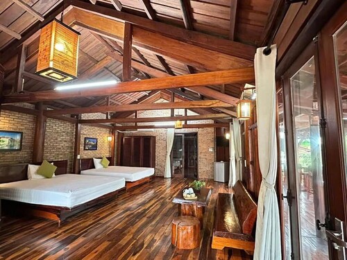 Hometown Wooden 5 BRS Pool Villa Hoi An