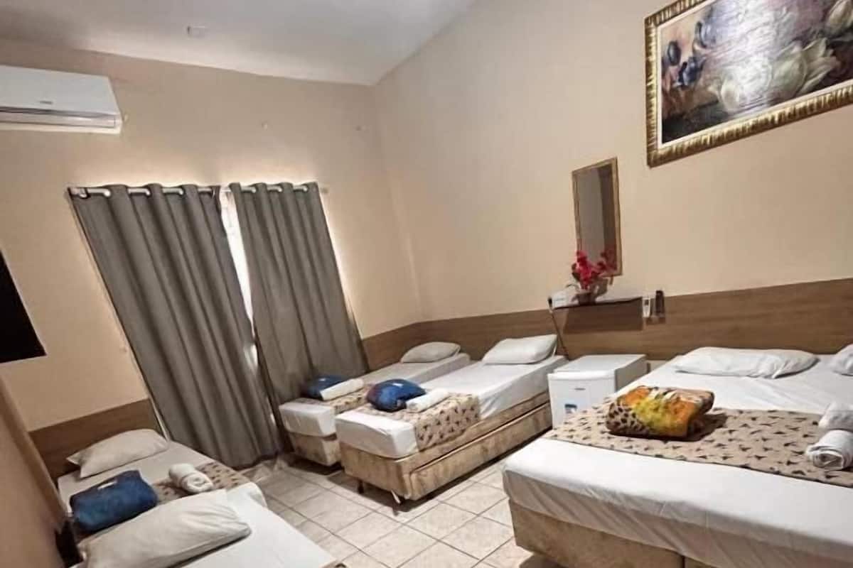 Phòng dành cho gia đình, quang cảnh thành phố | Minibar, truy cập Internet không dây miễn phí