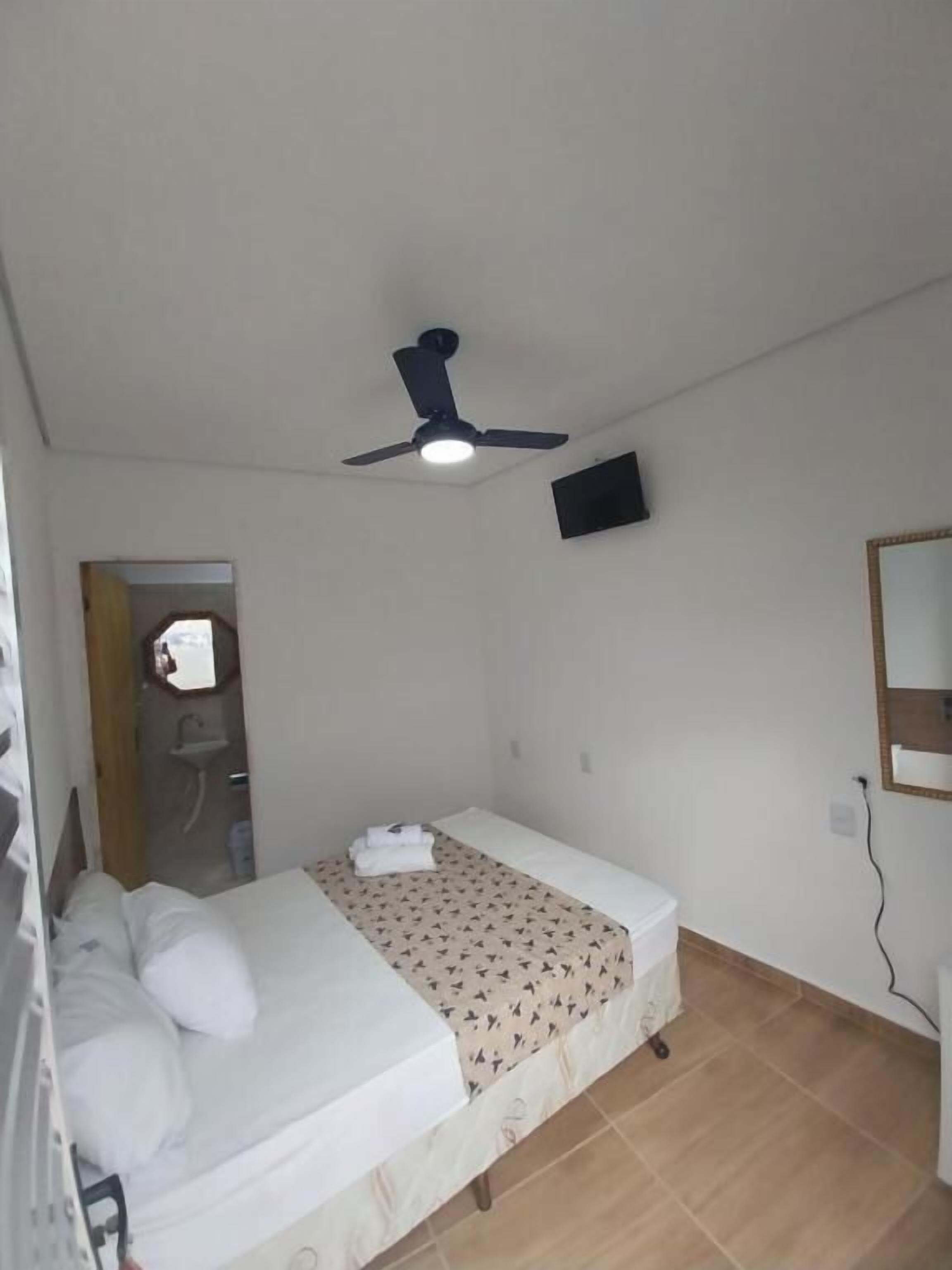 Kamar Double Ekonomi | Minibar dan Wi-Fi gratis