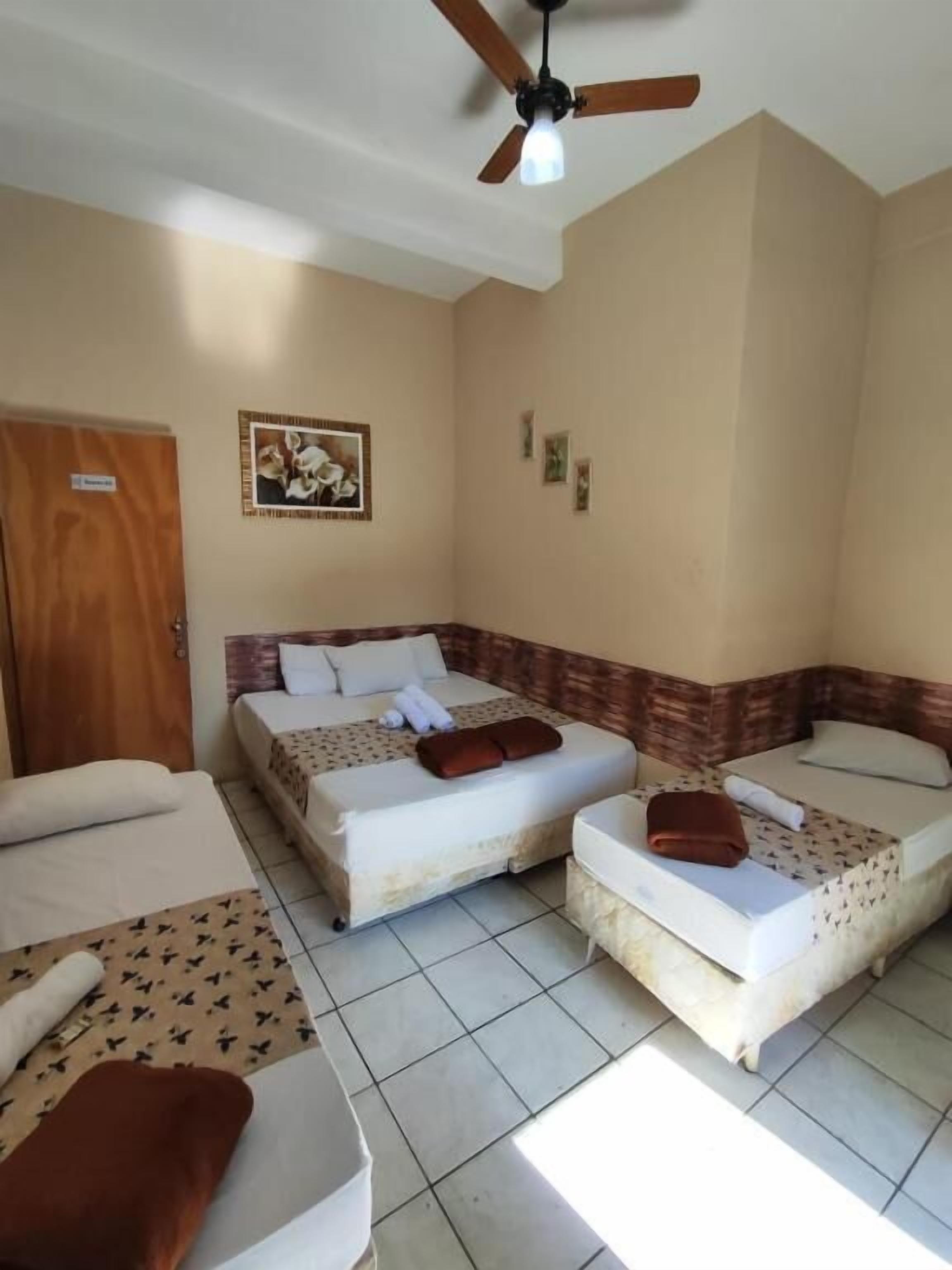 Kamar Quadruple Ekonomi, pemandangan kota | Minibar dan Wi-Fi gratis