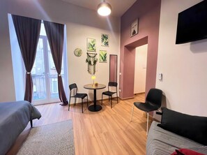 Living area - Vrbo Property (Napoli)
