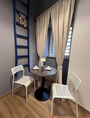 Dining - Vrbo Property (Napoli)