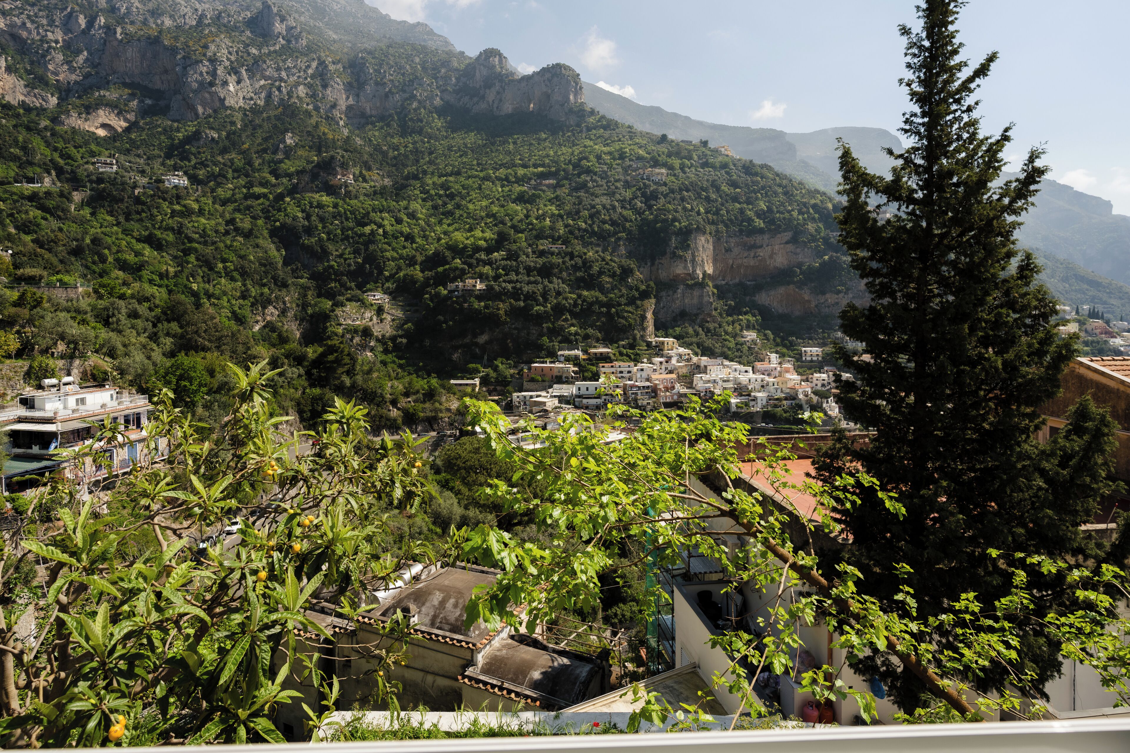 Deluxe-Vierbettzimmer, Balkon, Hügelblick | Blick von der Unterkunft