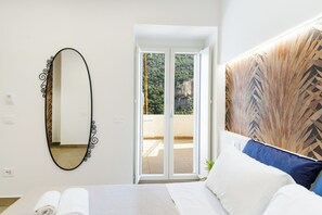 Comfort Double Room | Laptop workspace, iron/ironing board, free WiFi - A' Malafemmena  (Positano)