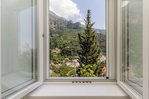 Basic Double Room | Interior - A' Malafemmena  (Positano)