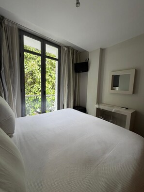 Comfort Double Room, Balcony, City View | Premium bedding, memory-foam beds, in-room safe, desk
