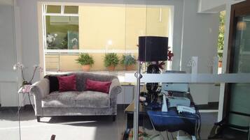 Chambre Double Confort, balcon, vue ville | Intérieur