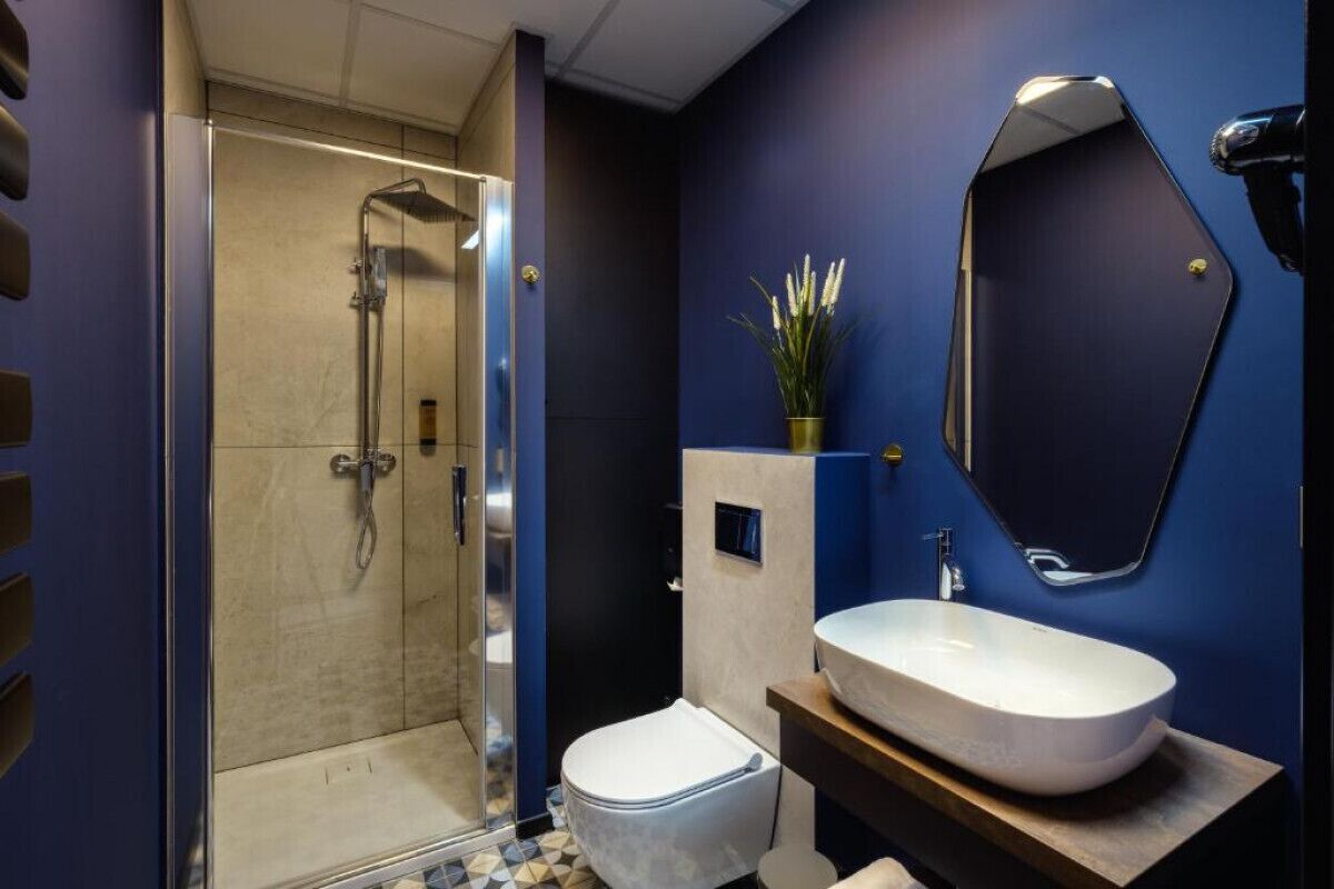 Double Room, City View | Bathroom | Hair dryer, soap, toilet paper