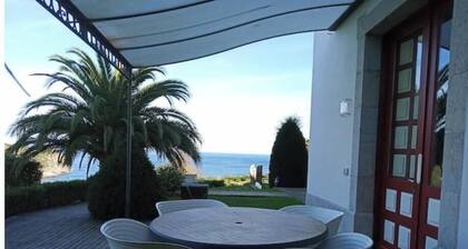 Apartment LEKEITIO terrace, garden and sea views