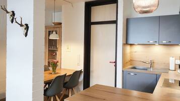 Kühlschrank, Ofen, Herdplatte, Geschirrspüler