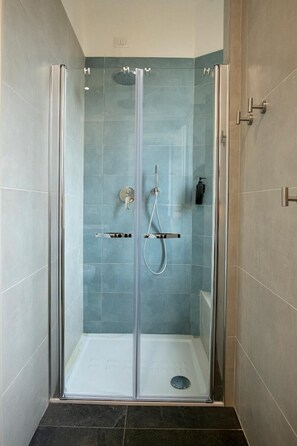 Bathroom - Camera Superior   Piazza Bologna (Roma)