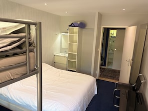 3 chambres, fer et planche à repasser, Wi-Fi