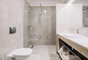 Shower, hair dryer, towels, soap - Green Loft Gdynia (Gdynia)