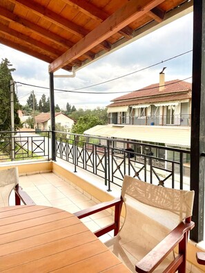 Terrace/patio - Apartment 'Casa Verde Blu' with Balcony, Wi-Fi and Air Conditioning (Perivoli)