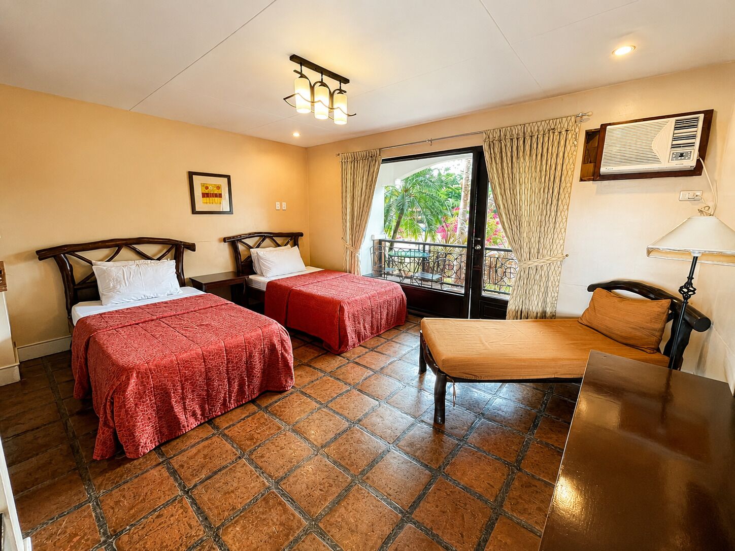 Twin Room | Desk, free WiFi, bed sheets