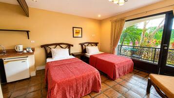 Chambre avec lits jumeaux | Bureau, Wi-Fi gratuit, draps fournis