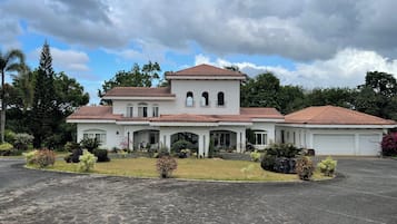 Bagian depan properti