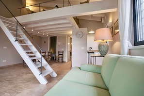 House | 2 bedrooms, Internet - Holiday Living in an Expansive Olive Estate Pool and AC (Torre de' Passeri)