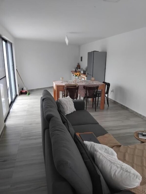 Apartment, Patio, Courtyard View | Living area