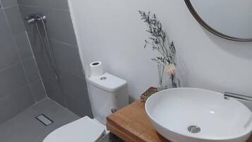 Apartment, Patio, Courtyard View | Bathroom
