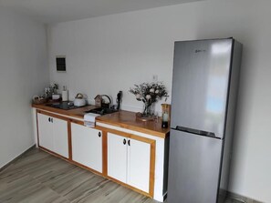 Apartment, Patio, Courtyard View | Private kitchen - Quinta Achada Fazenda (Santiago)