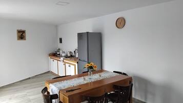 Apartment, Patio, Courtyard View | Dining