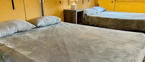 1 Schlafzimmer, Schreibtisch, WLAN, Bettwäsche