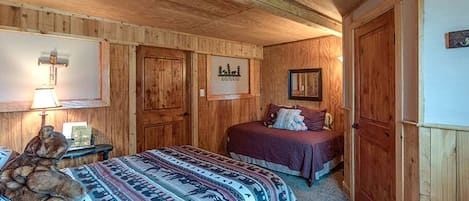 1 bedroom, desk, WiFi, bed sheets
