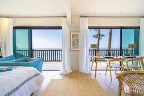 Desk, iron/ironing board, travel cot, free WiFi - Vrbo Property (La Teste-de-Buch)