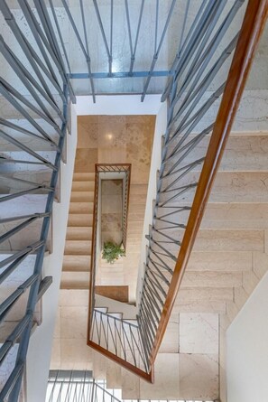 Interior - Well-kept 98m² apartment with refined design, ideal for couples, families, business trips or charming stays up to 4 guests, on the first floor of a renovated building with lift (NOT suitable for disabled guests).Located in Ferrara’s historic center (Z (Ferrara)
