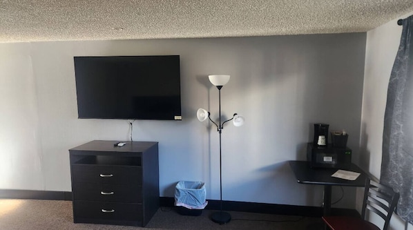 Basic Room, Park View | Free WiFi - Fort Union Inn (Colstrip)