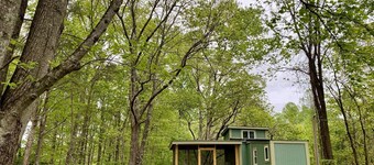Glamping Tiny House Situated in the Tennesse Woods for a Tranquil Escape near Chattanooga