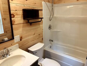 Jetted bath, hair dryer, towels, soap - Amazing Lakefront Cottage with Fire Pit in Orland, Maine (Orland)