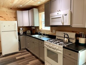Private kitchen - Amazing Lakefront Cottage with Fire Pit in Orland, Maine (Orland)