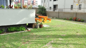 Apartment, 2 Bedrooms, Smoking, Patio | Outdoor dining